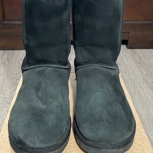 UGG Black Suede Footwear sz10 women,8 1/2 men